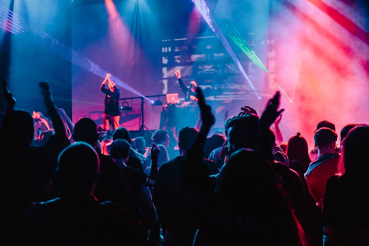 Singers and Live Bands
